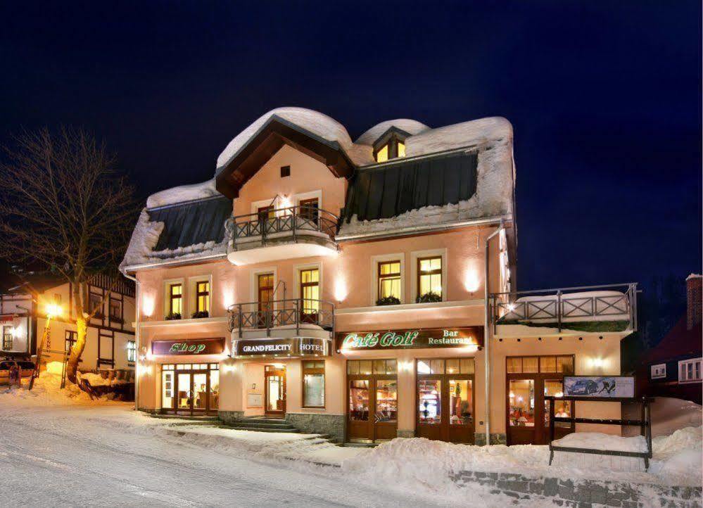 Hotel Grand Špindlerŭv Mlýn Buitenkant foto